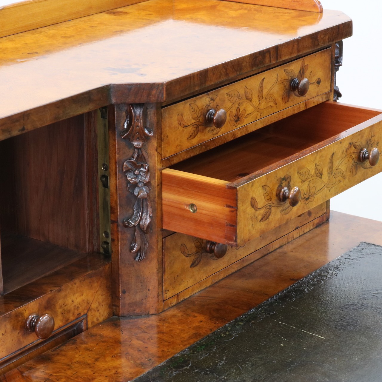 ライティングデスク