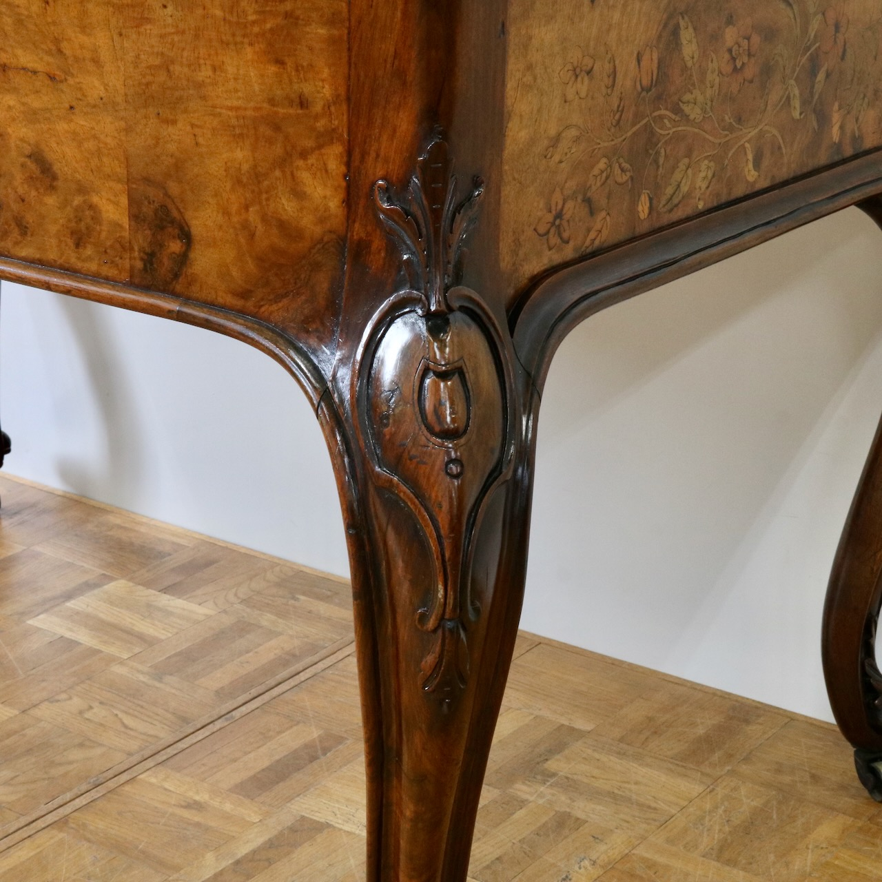 ライティングデスク