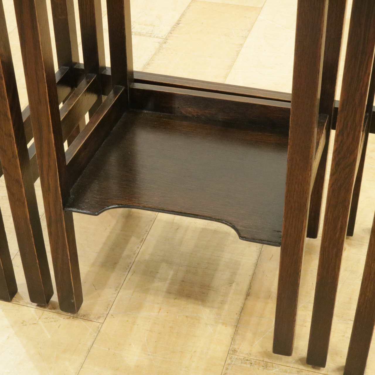 ネストテーブル