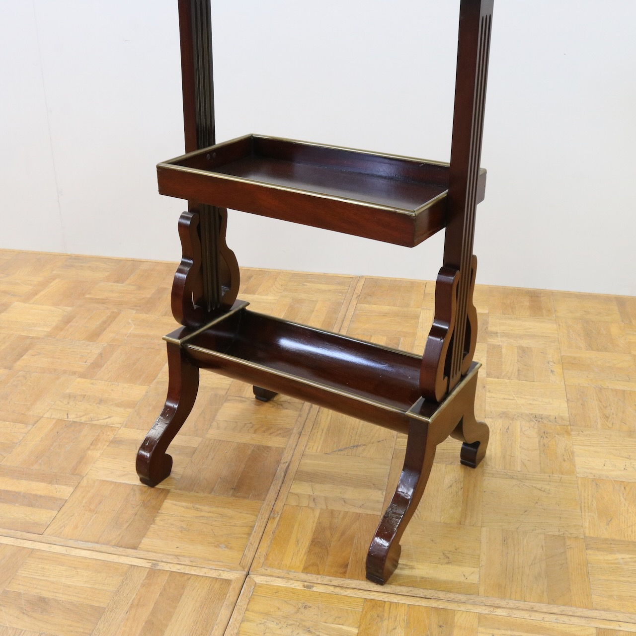 サイドテーブル