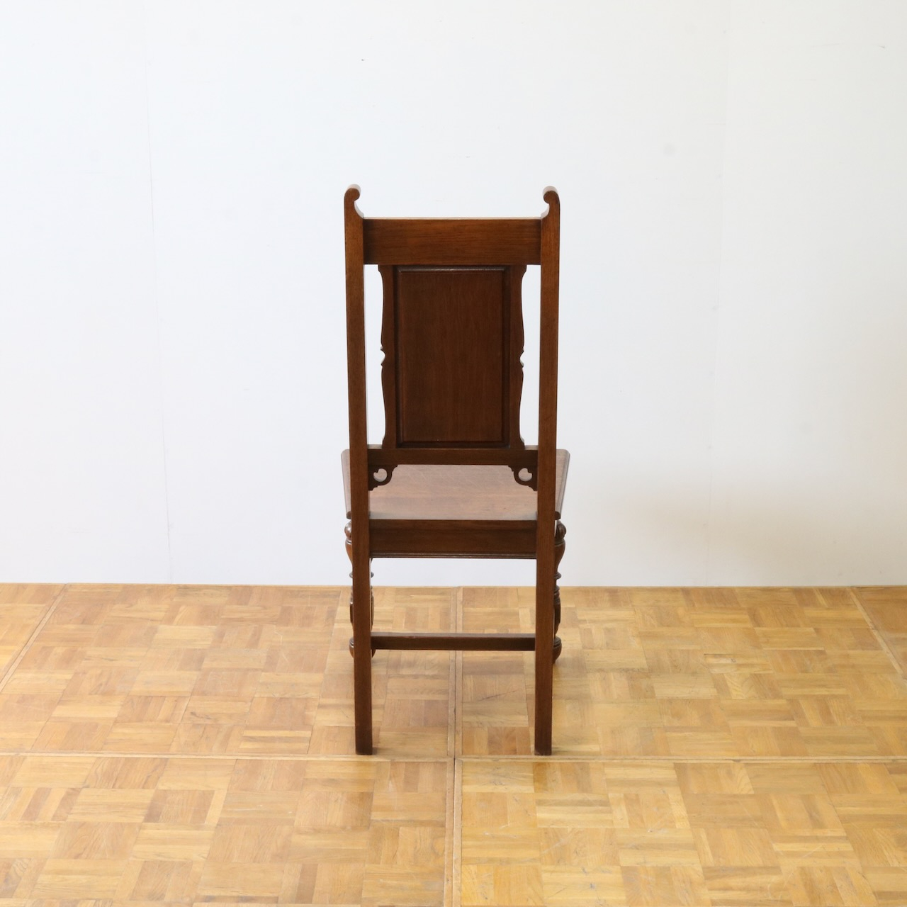 ホールチェアー