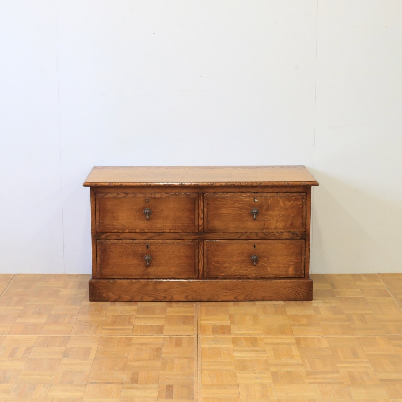 チェストオブドロワーズ