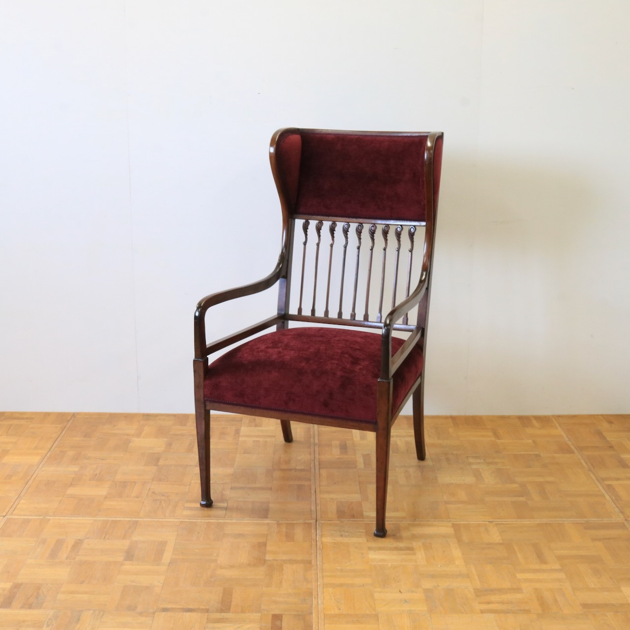 アームチェアー