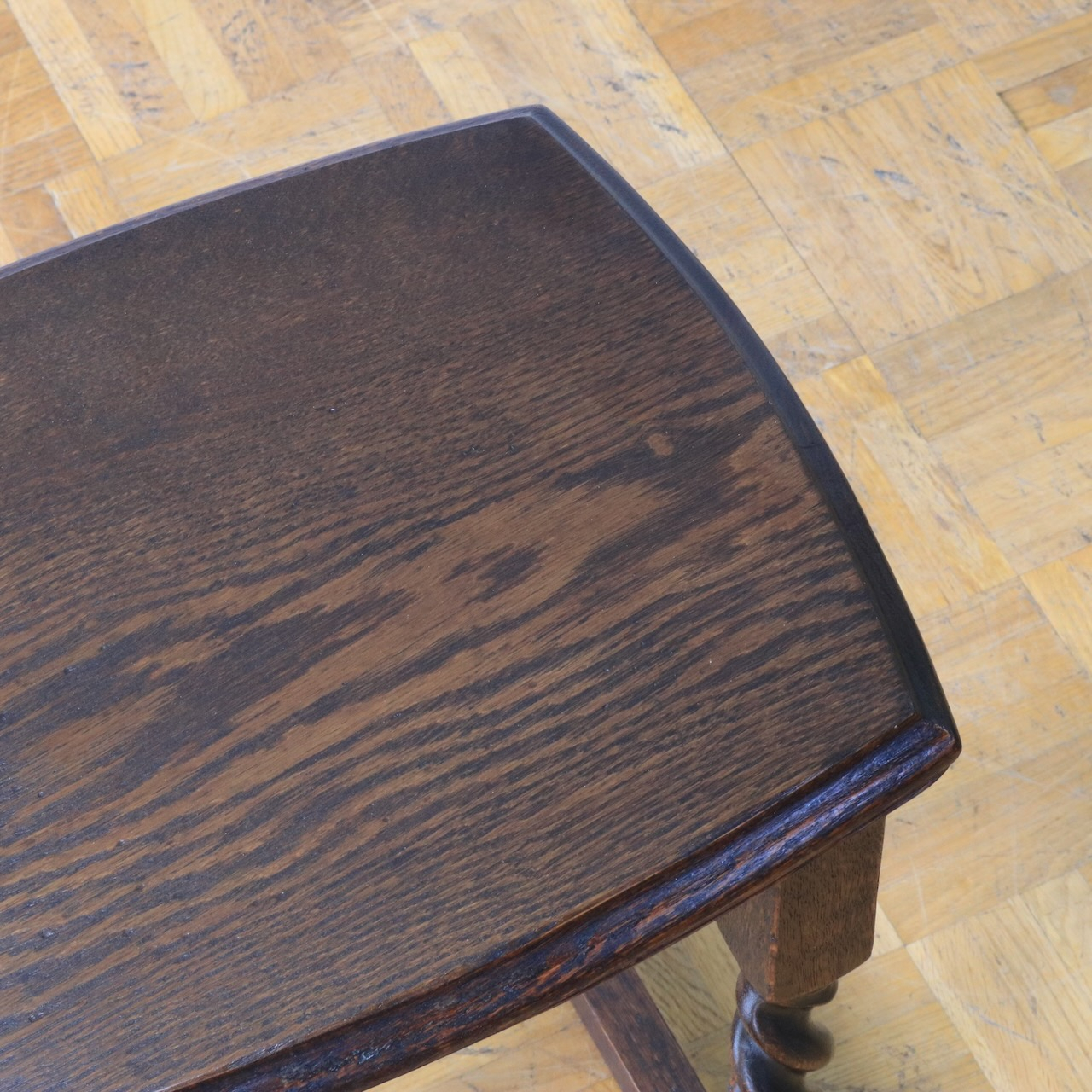 コーヒーテーブル