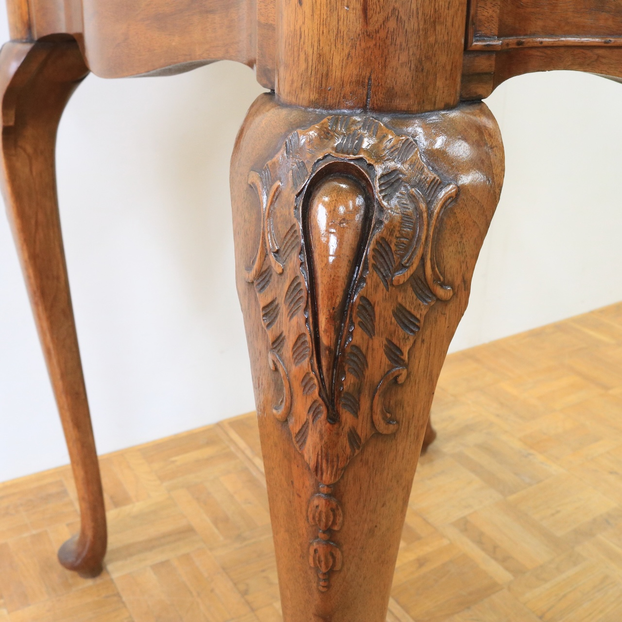 ドレッシングテーブル