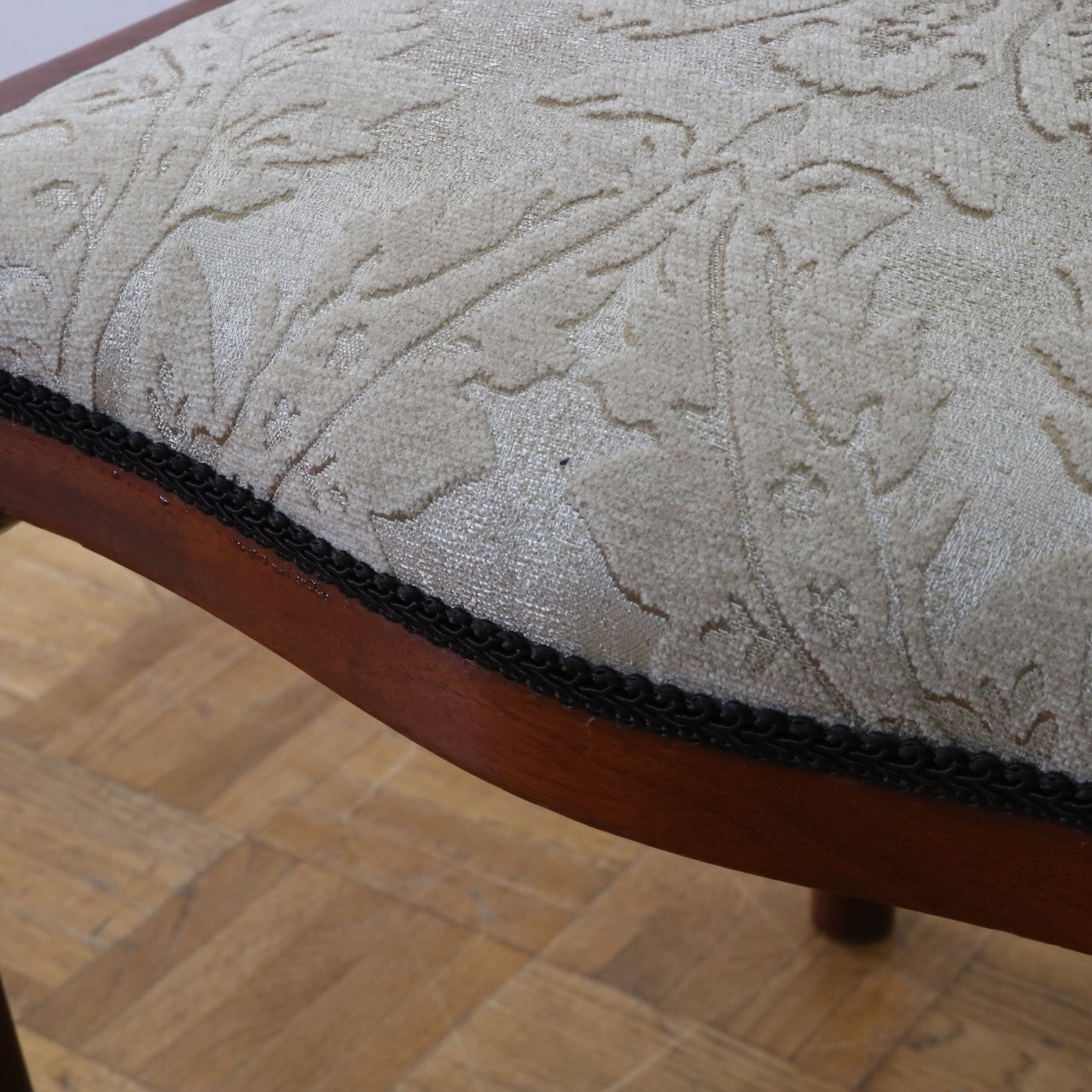 サイドチェアー