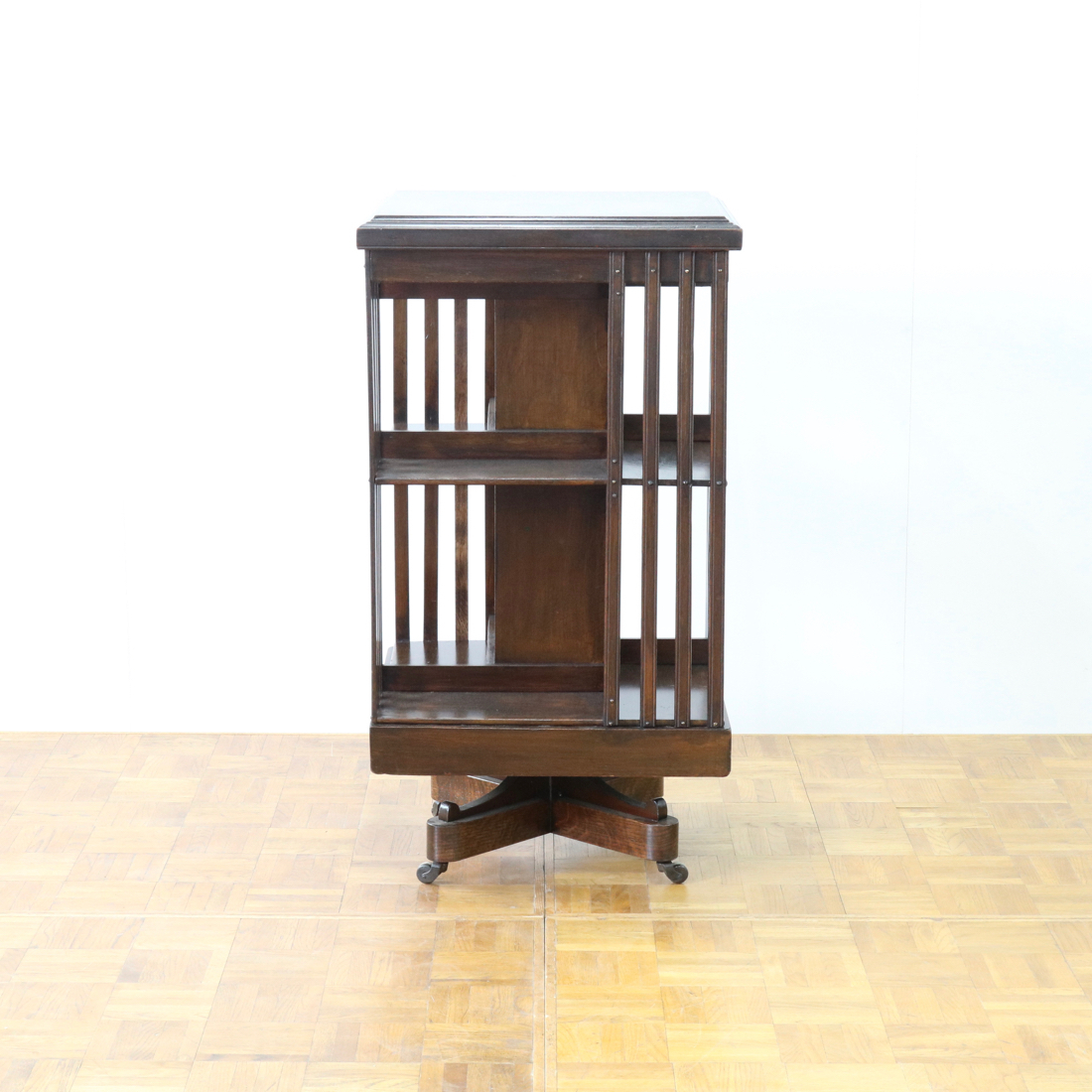 リボルビングブックケース