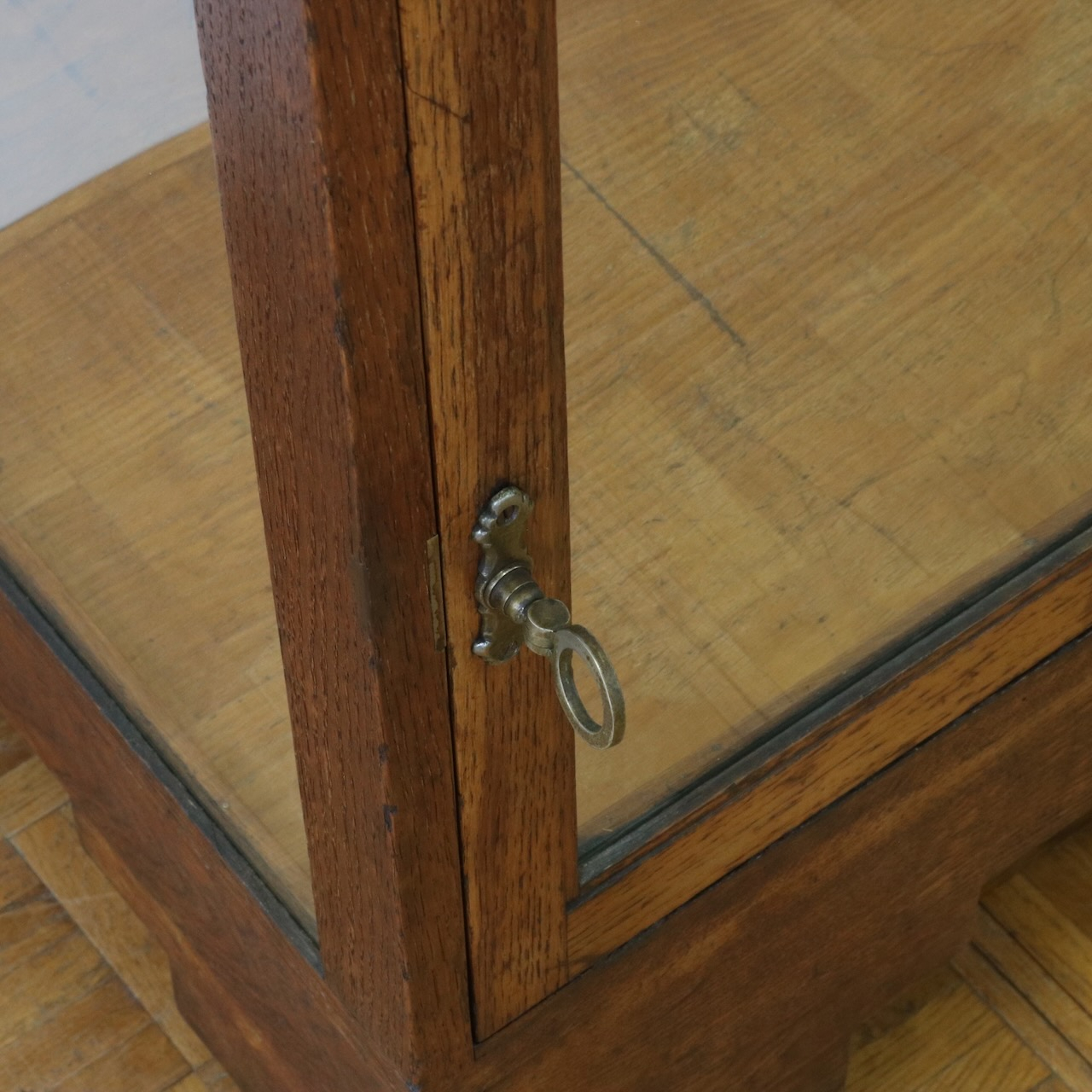 ショップキャビネット