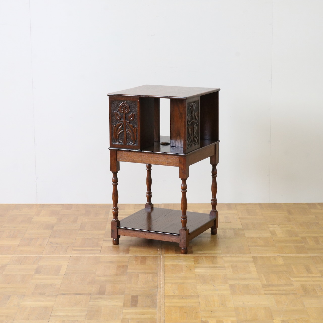 ブックシェルフ