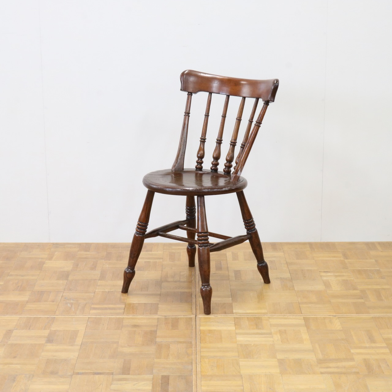 キッチンチェアー