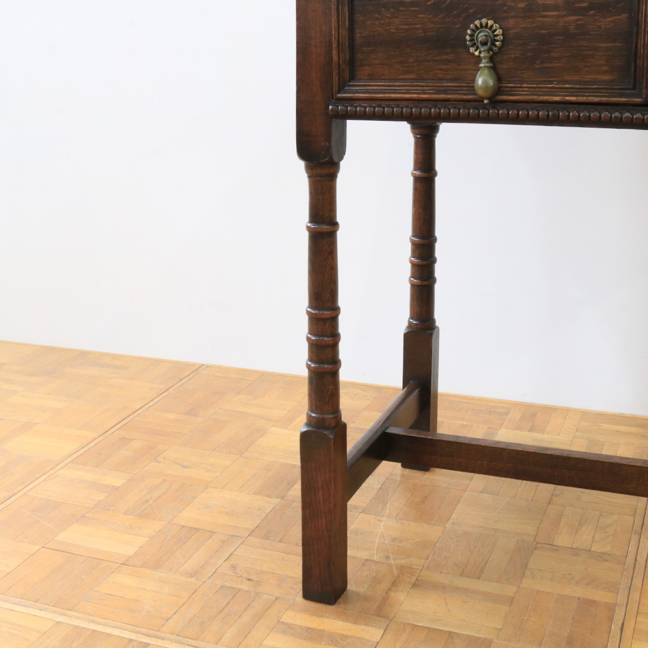 ライティングテーブル