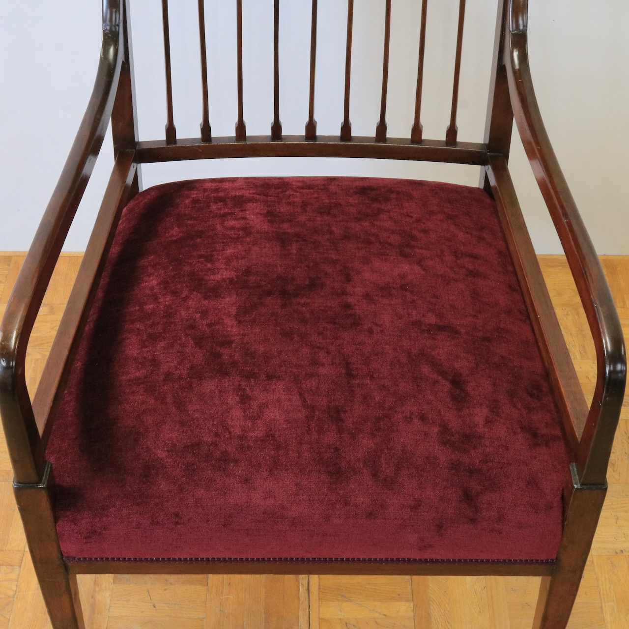 アームチェアー