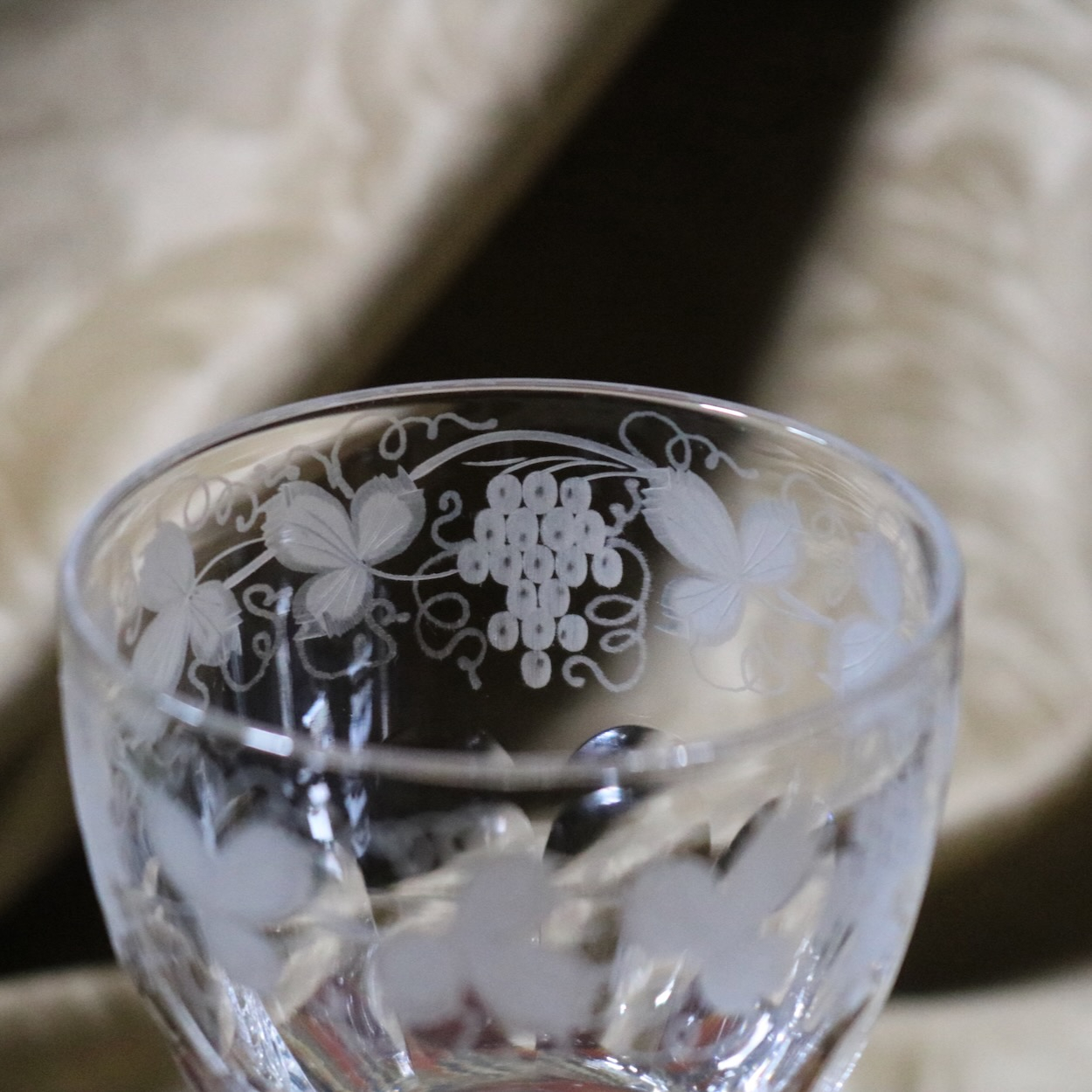 アンティークワイングラス