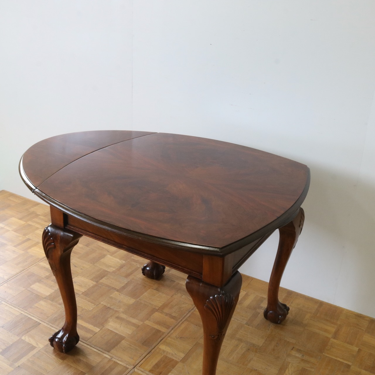 ドローリーフテーブル