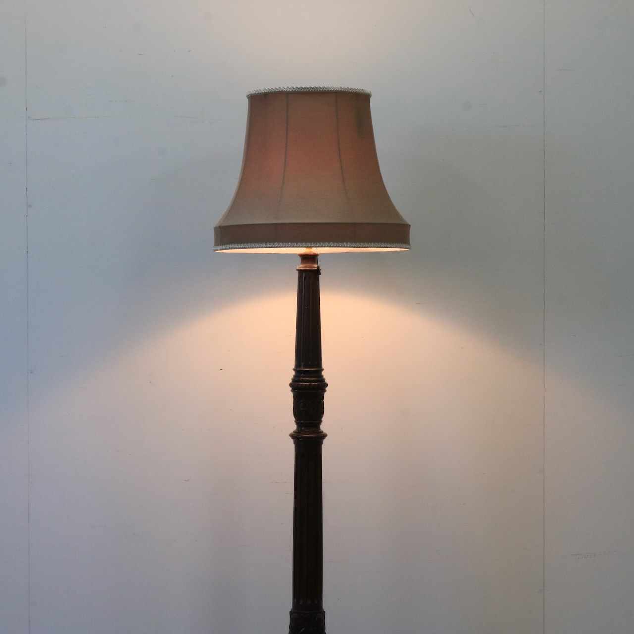 フロアスタンド