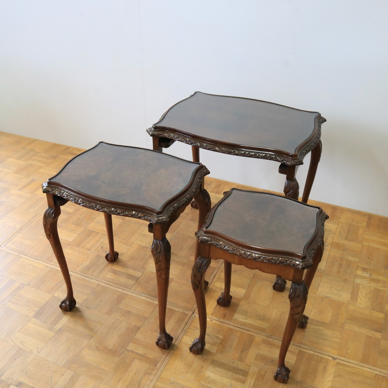 ネストテーブル