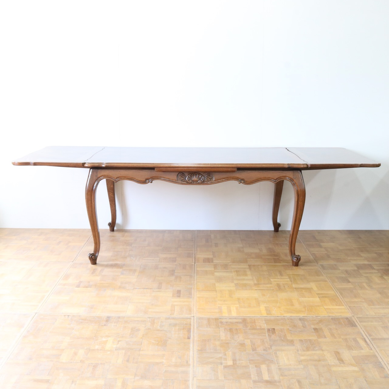 ドローリーフテーブル