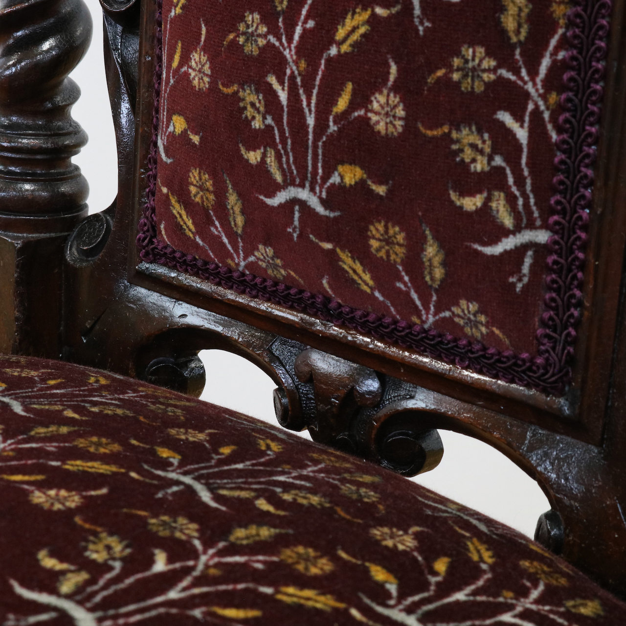 ナーシングチェアー