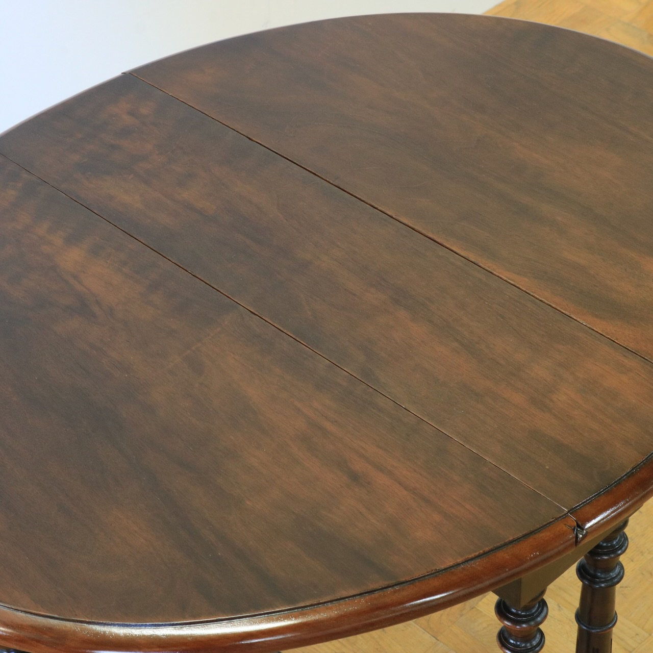 ドロップリーフテーブル