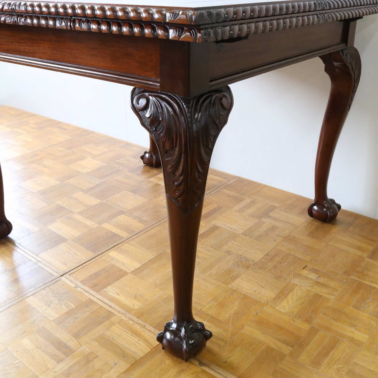 ドローリーフテーブル