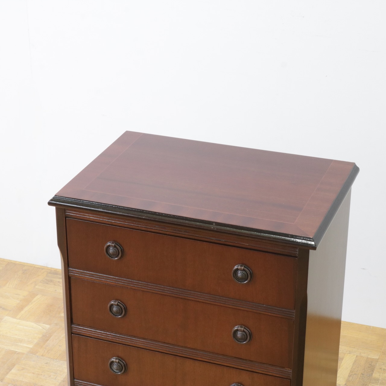 チェストオブドロワーズ