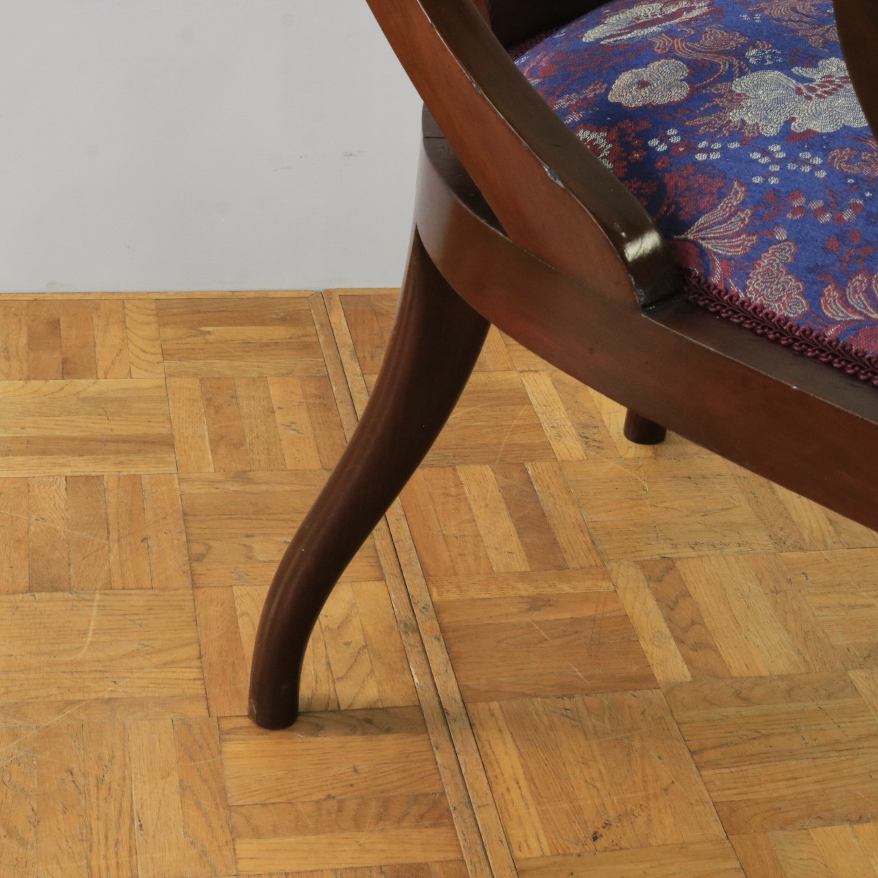 アームチェアー