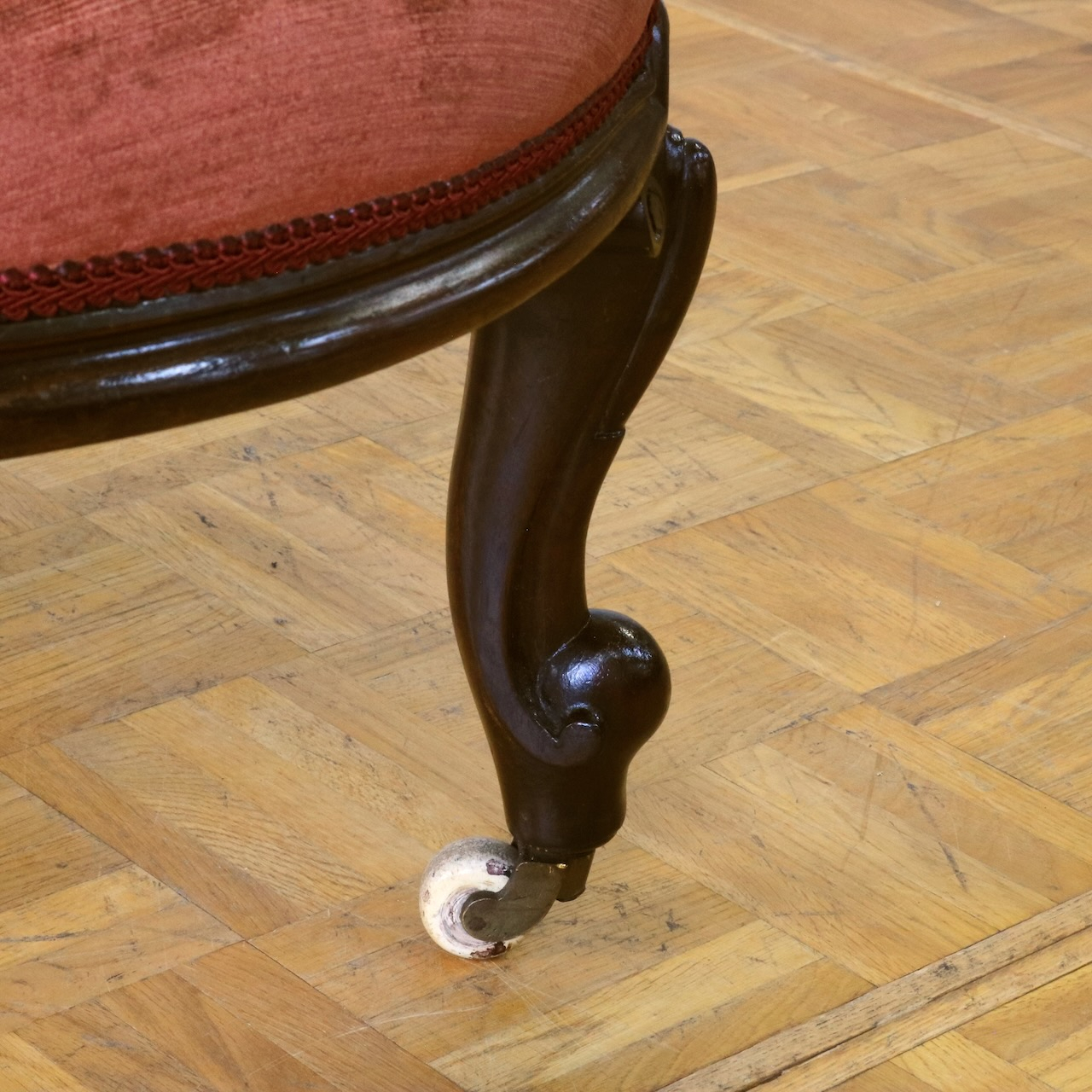 ナーシングチェアー