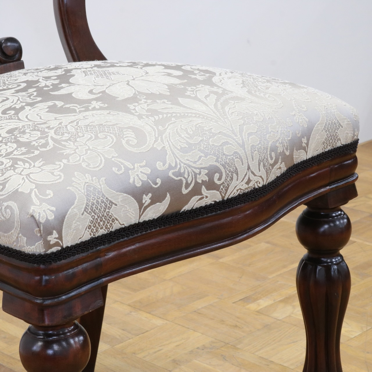 サイドチェアー