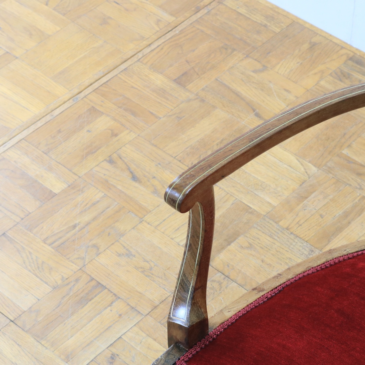 アームチェアー