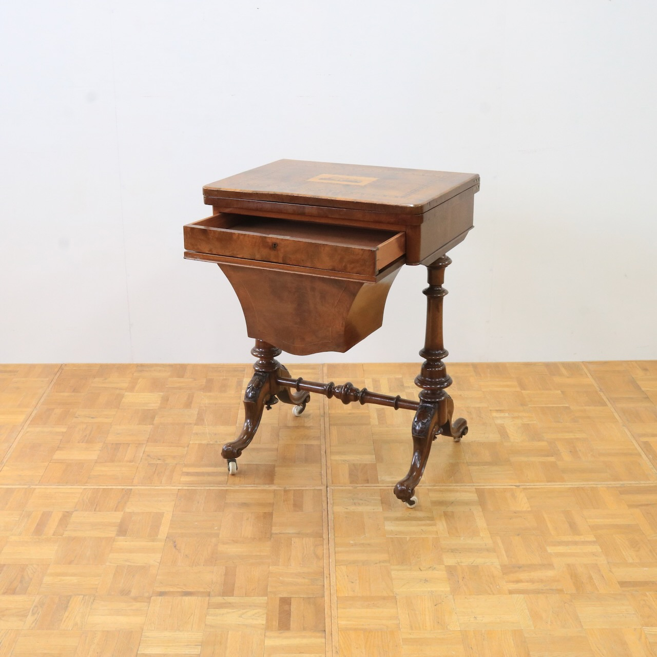 カードテーブル