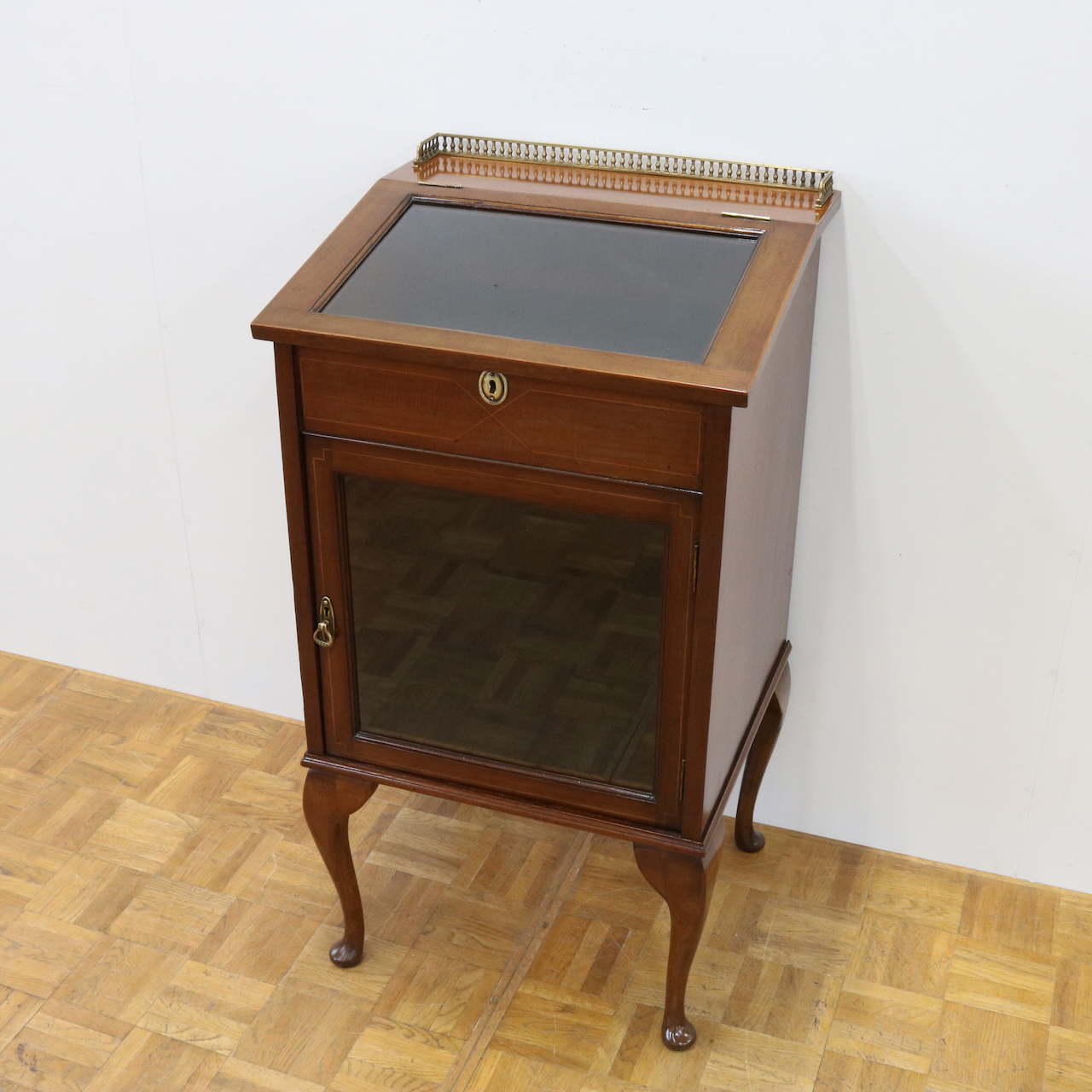 ジュエリーキャビネット