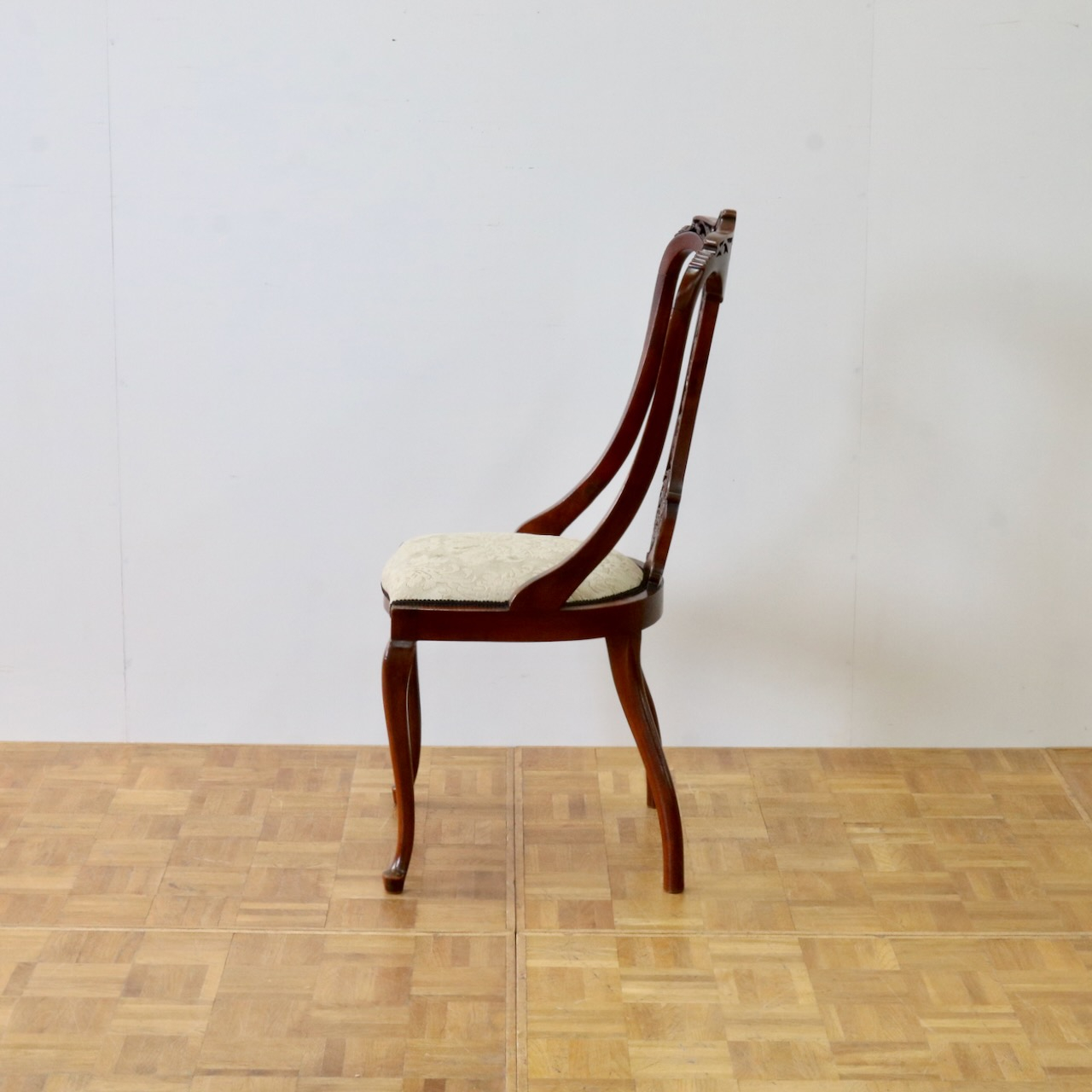 サイドチェアー