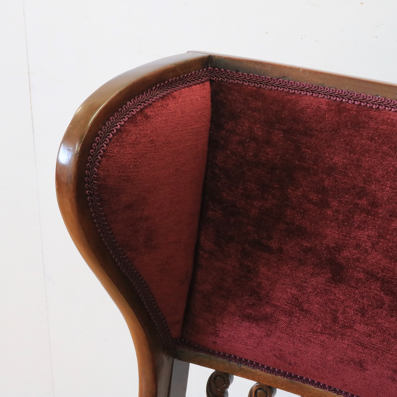 アームチェアー