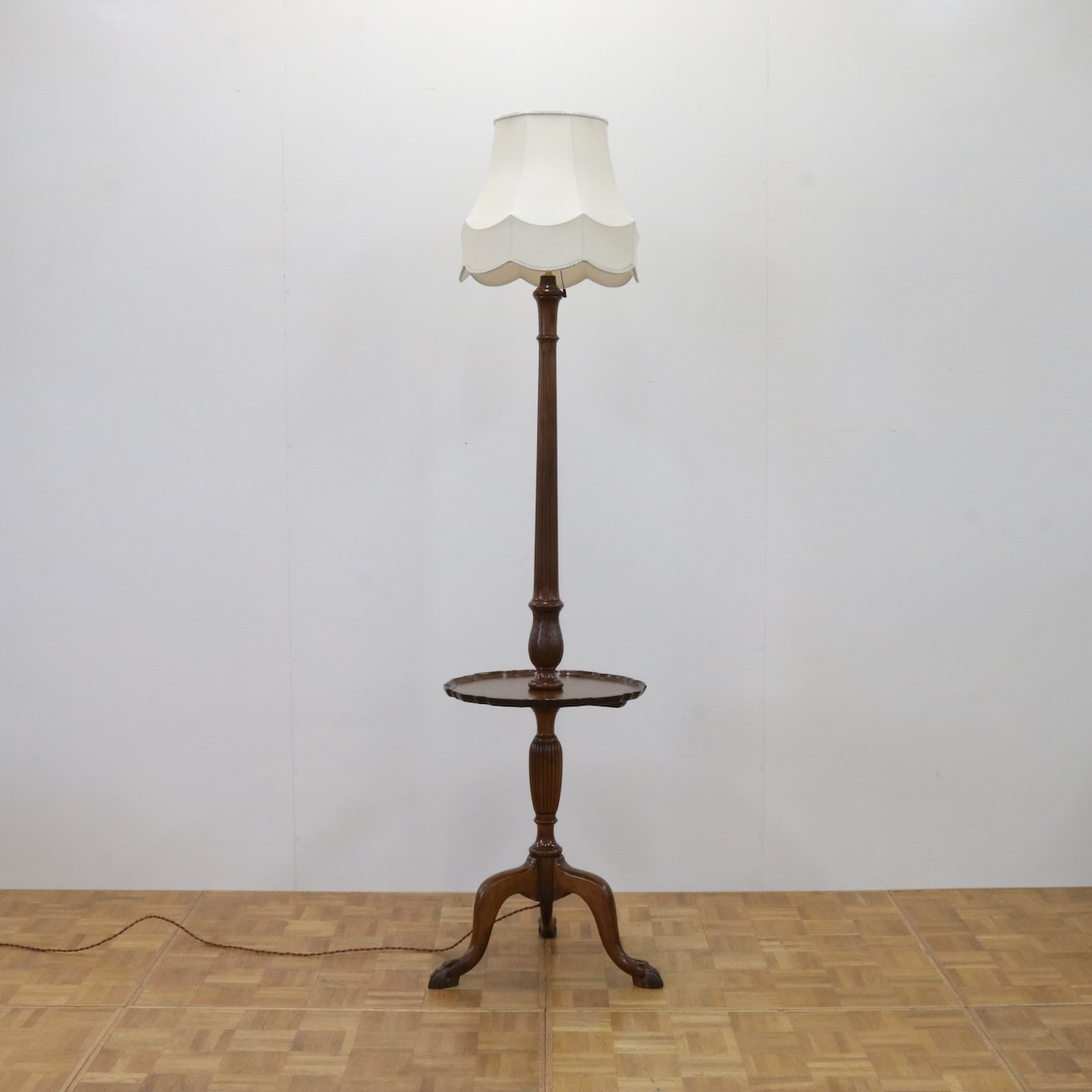 フロアスタンド