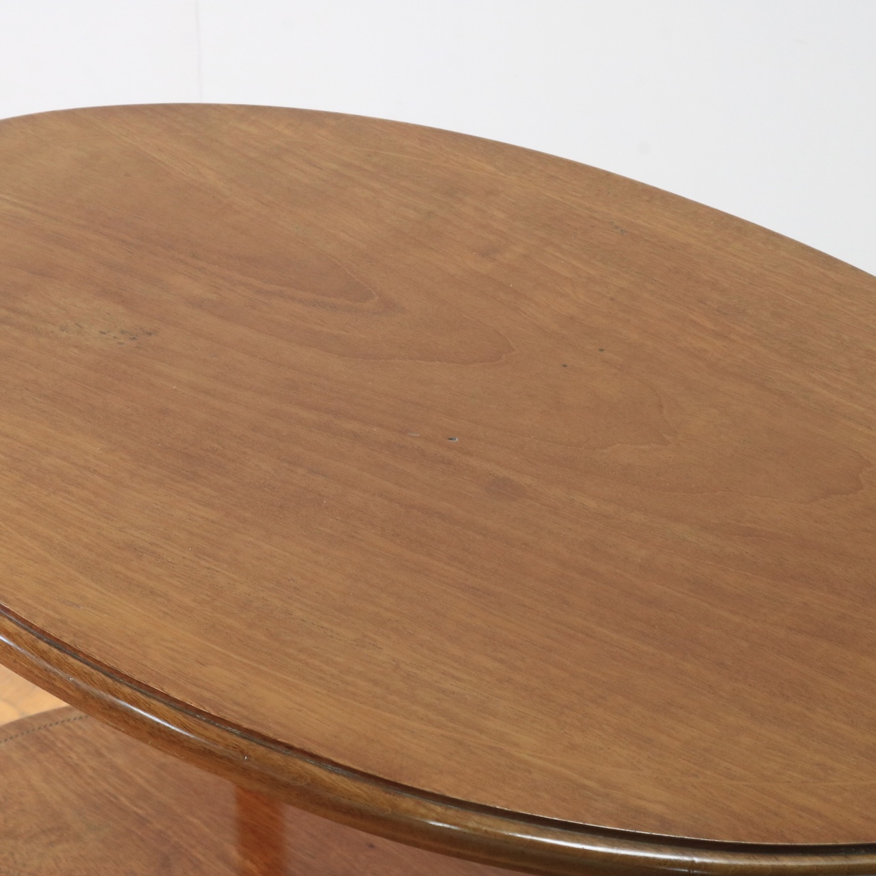 サイドテーブル