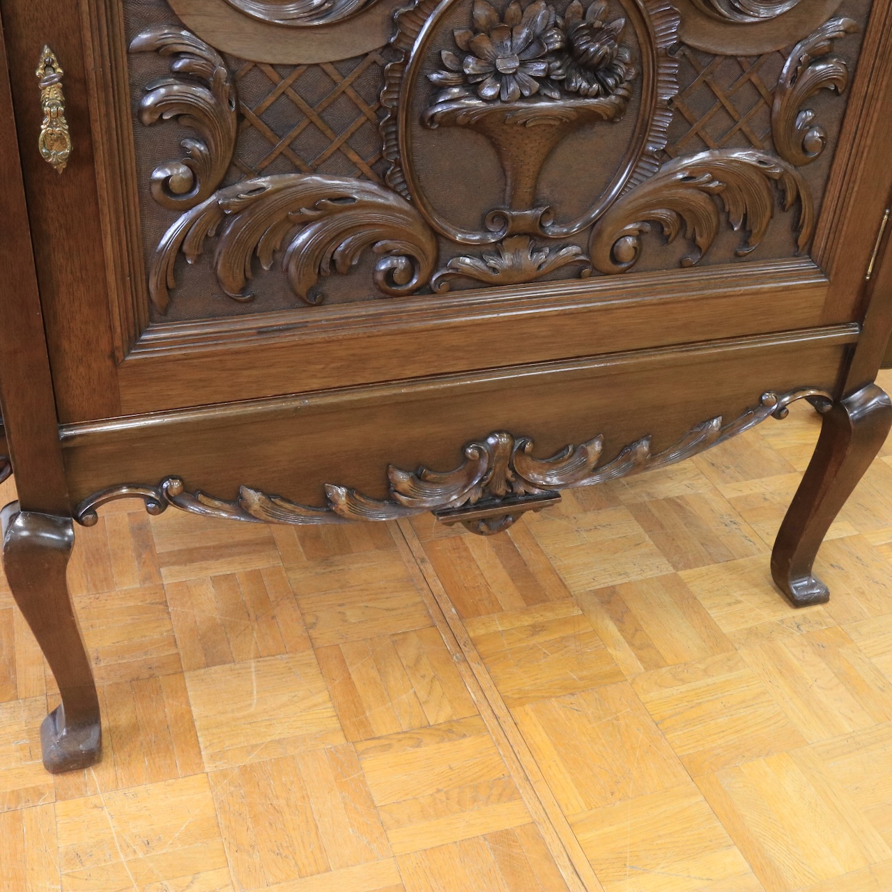 パーラーキャビネット