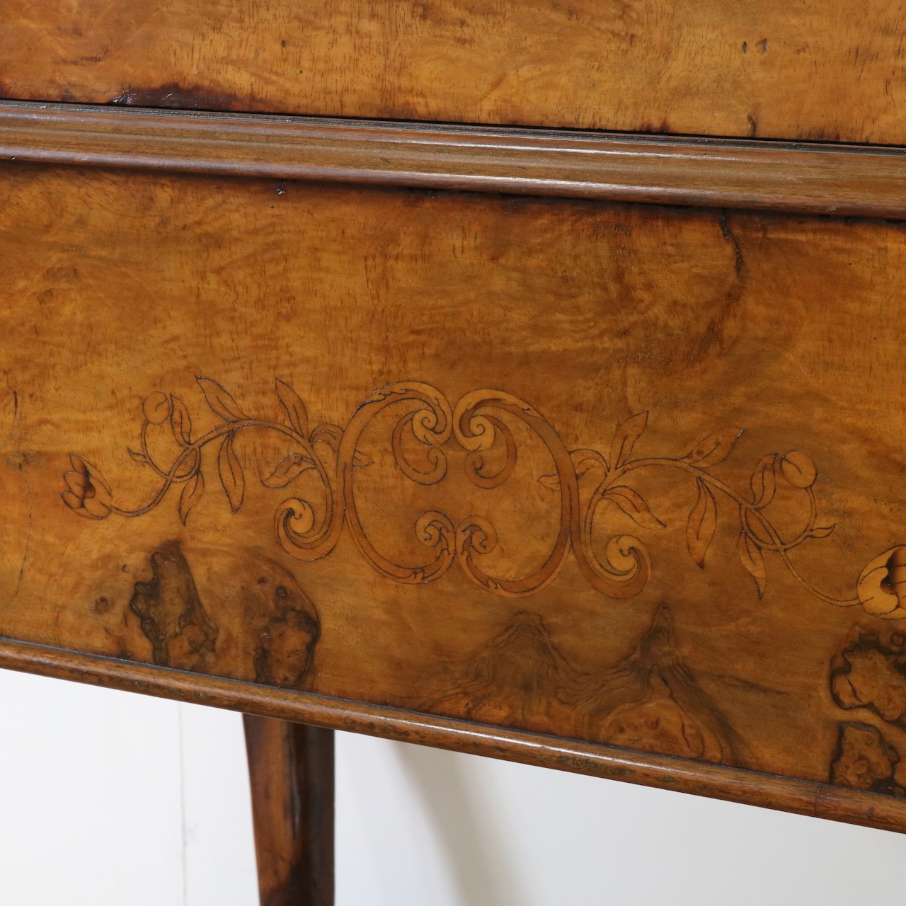 ライティングデスク