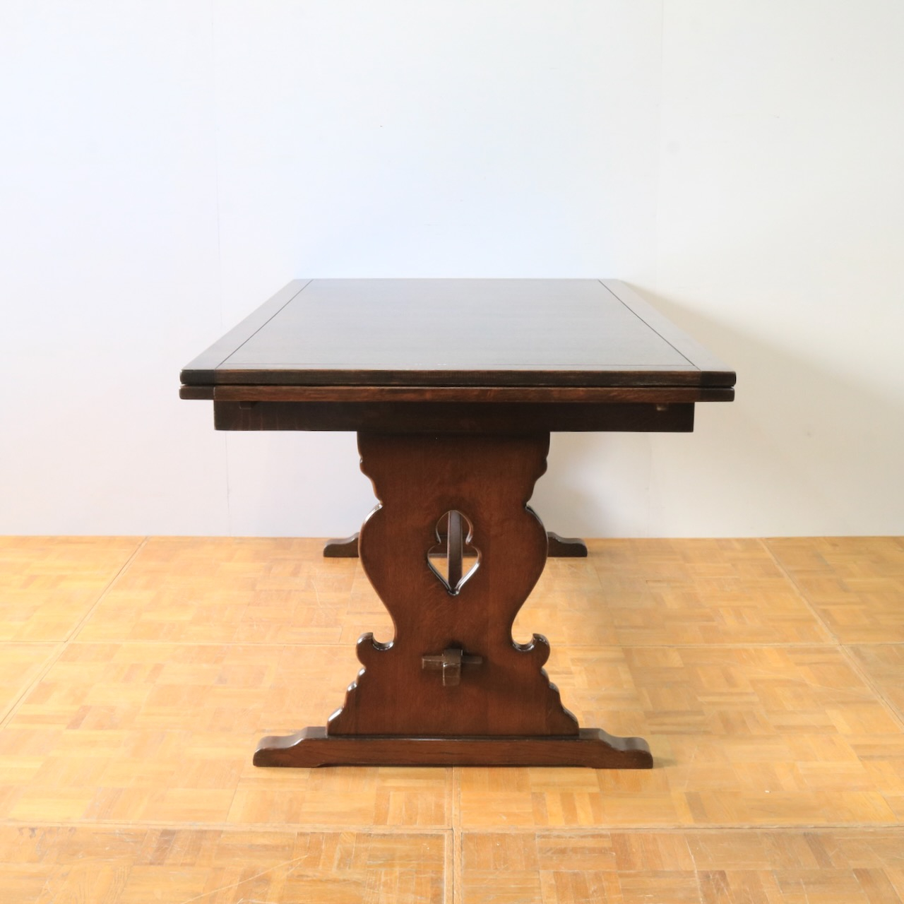 ドローリーフテーブル