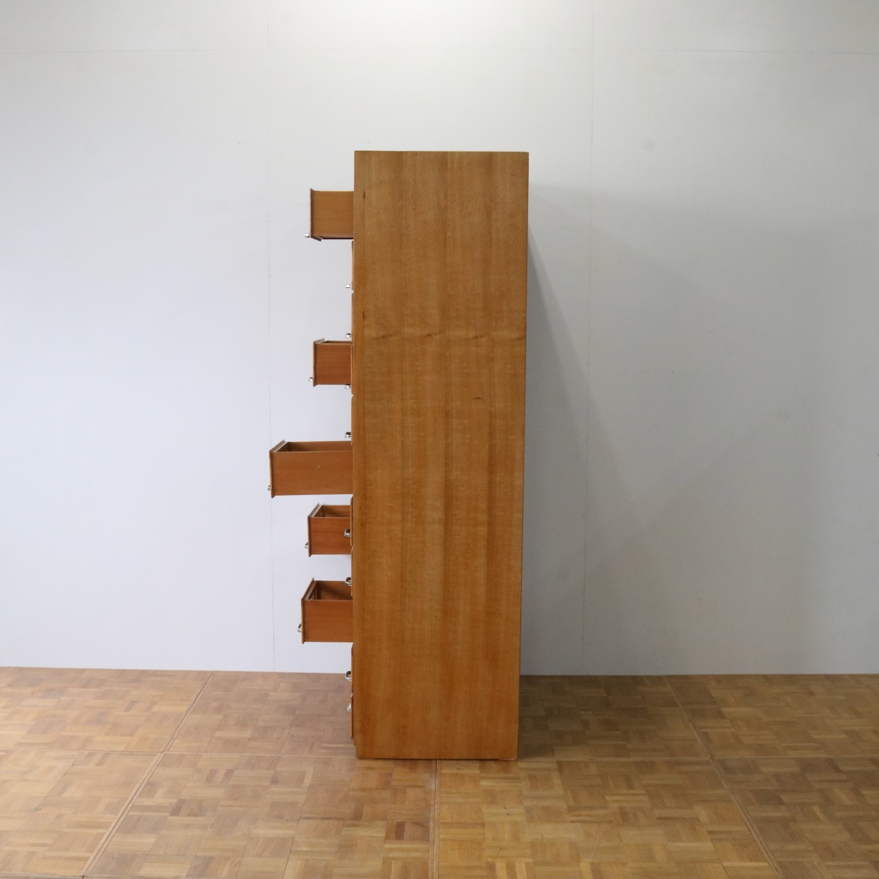 シャツキャビネット