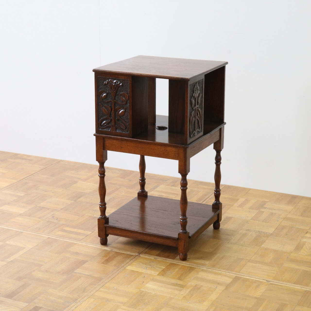 ブックシェルフ