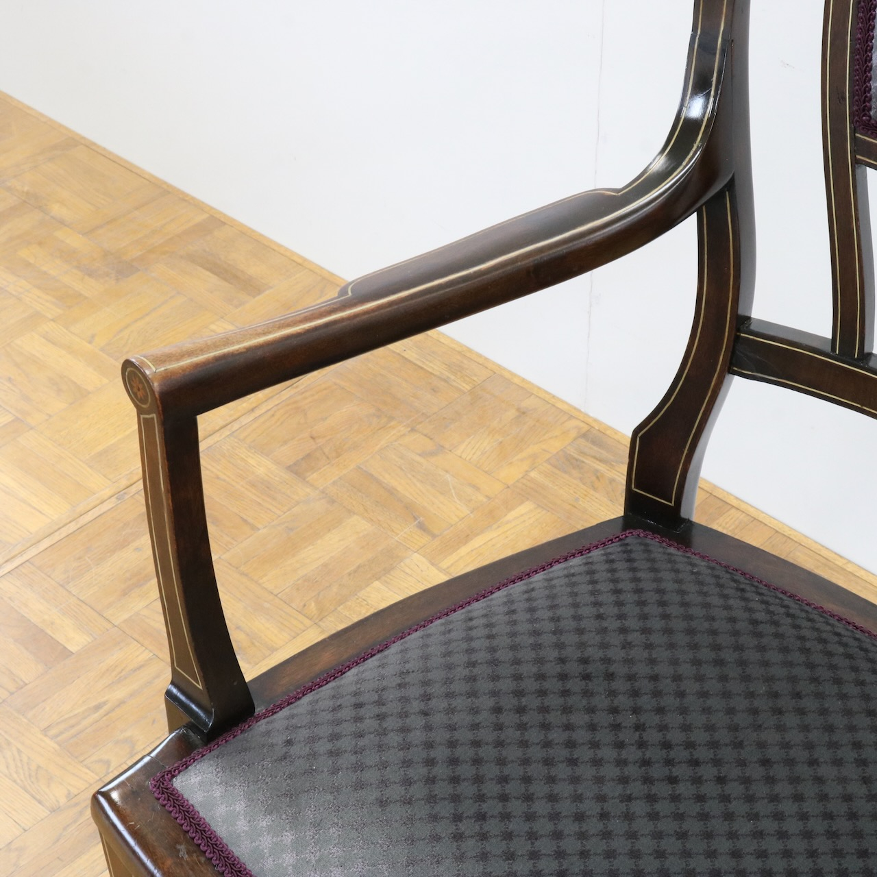 アームチェアー