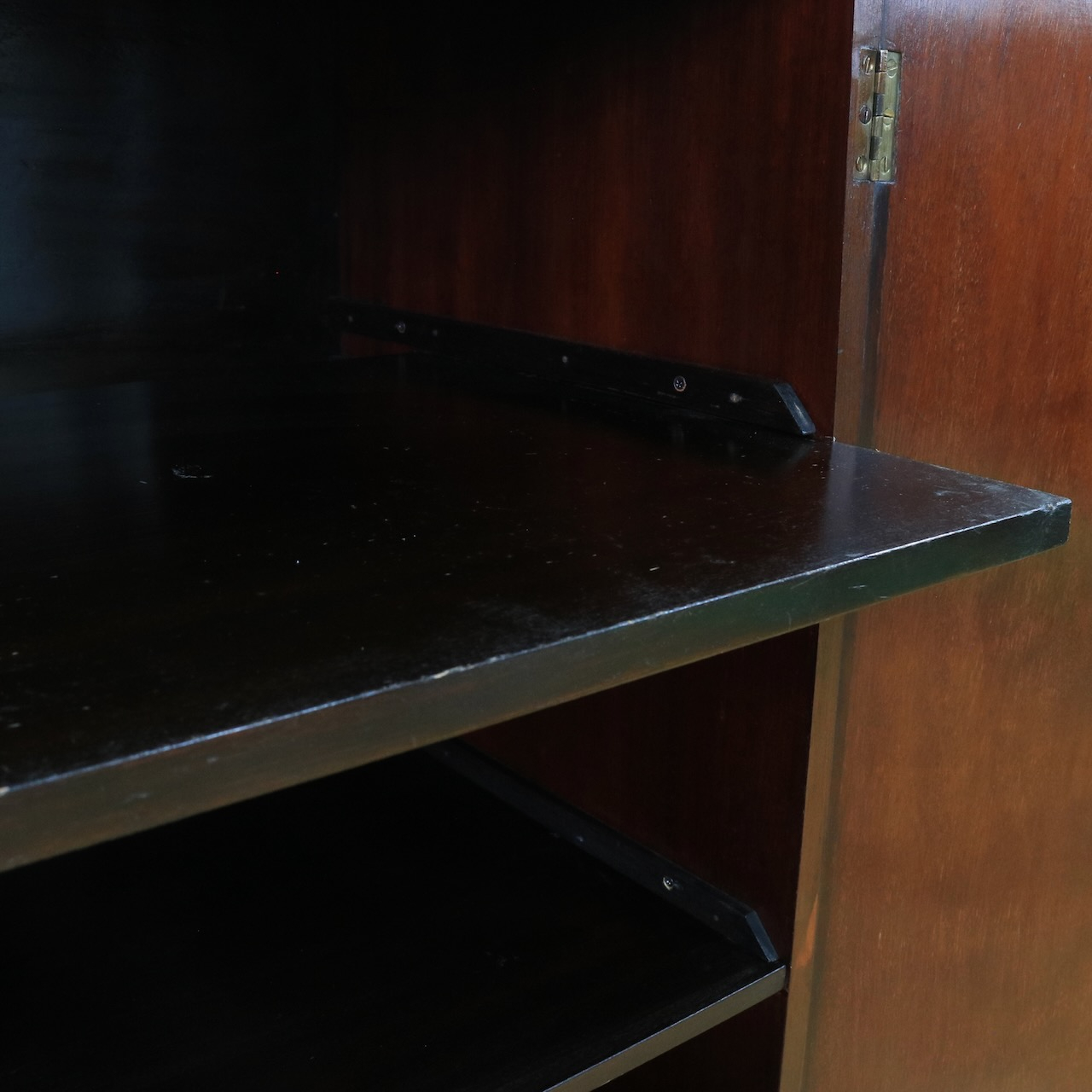 グラスキャビネット