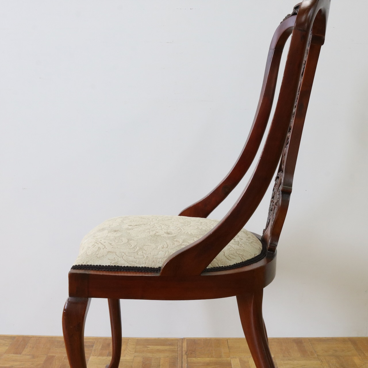 サイドチェアー