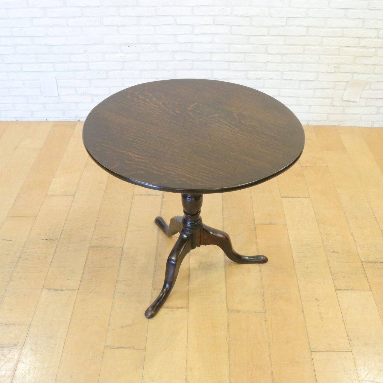 ティルトトップテーブル