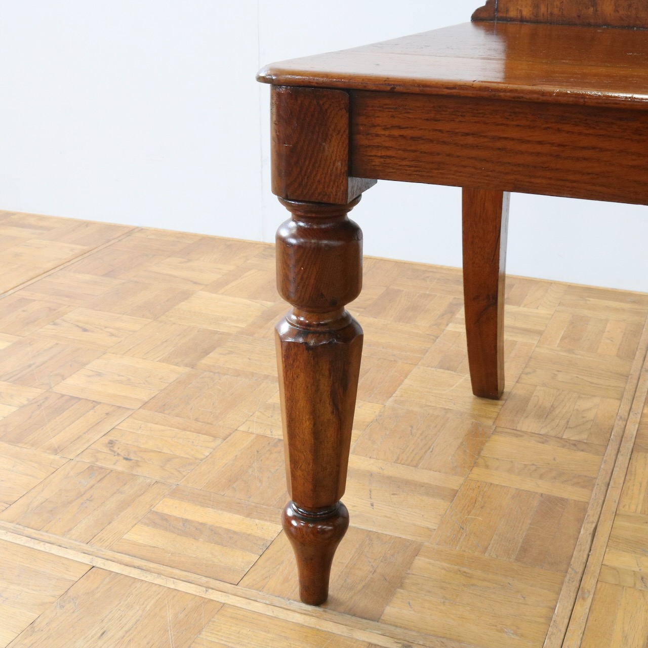 ホールチェアー