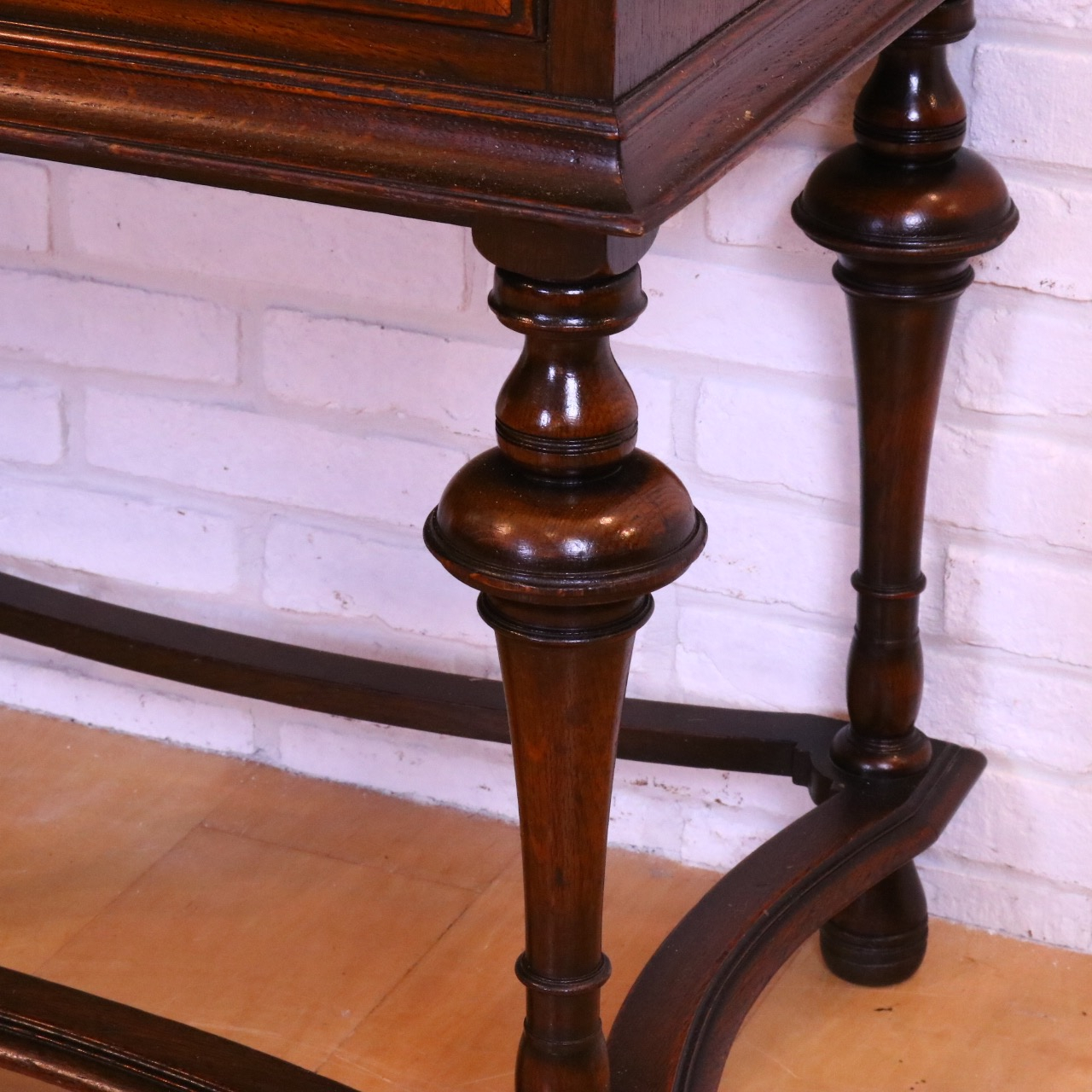 グラスキャビネット グラスキャビネット