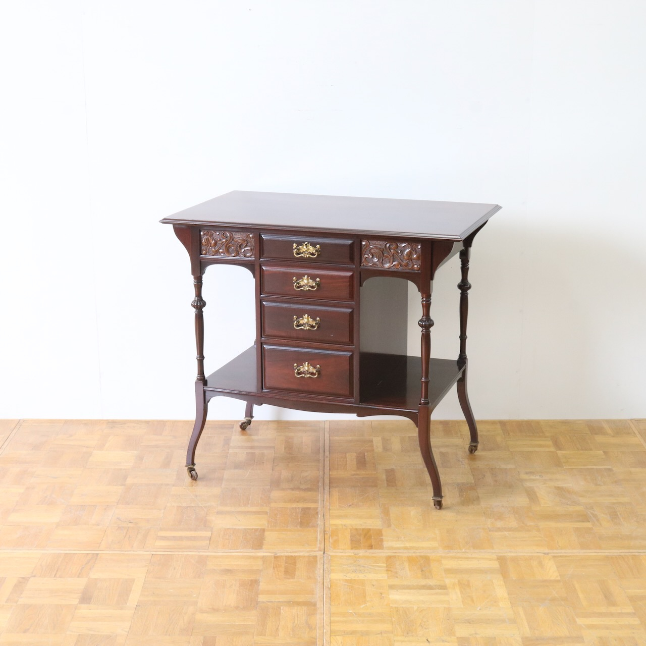 サイドテーブル