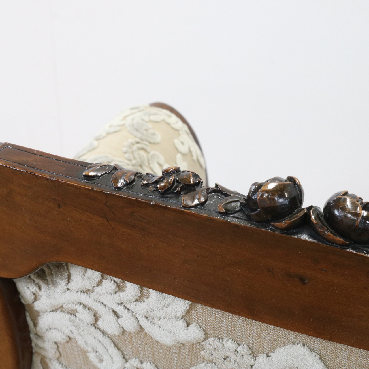 アームチェアー