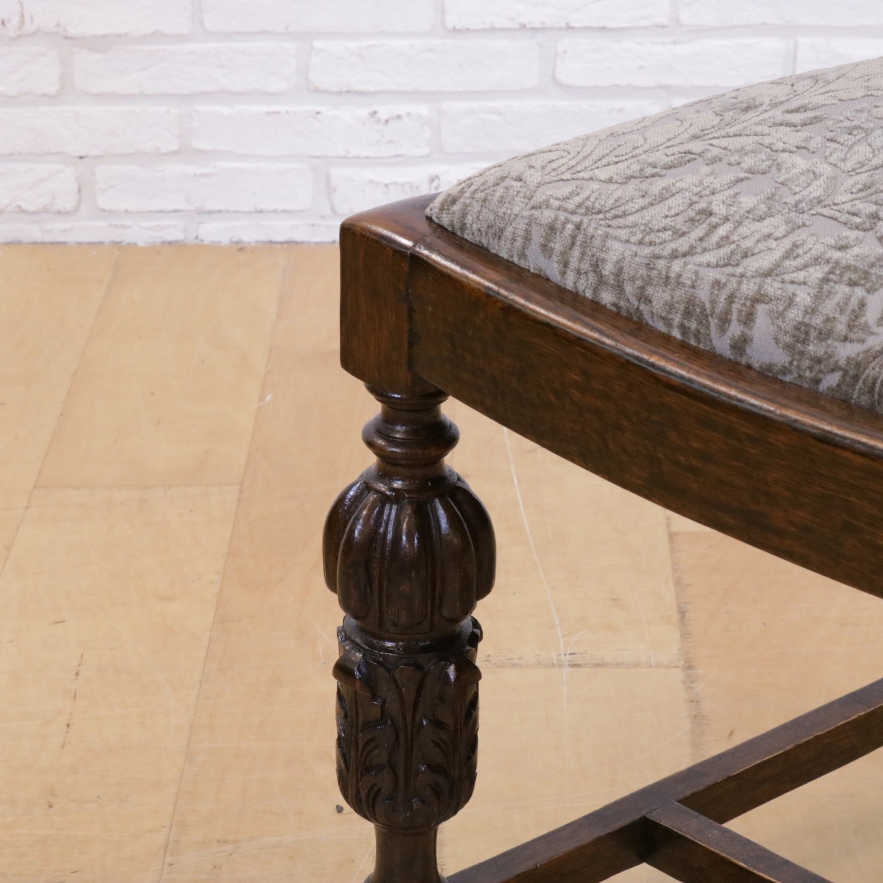 オークチェアー(ミディアムバック) オークチェアー(ミディアムバック)