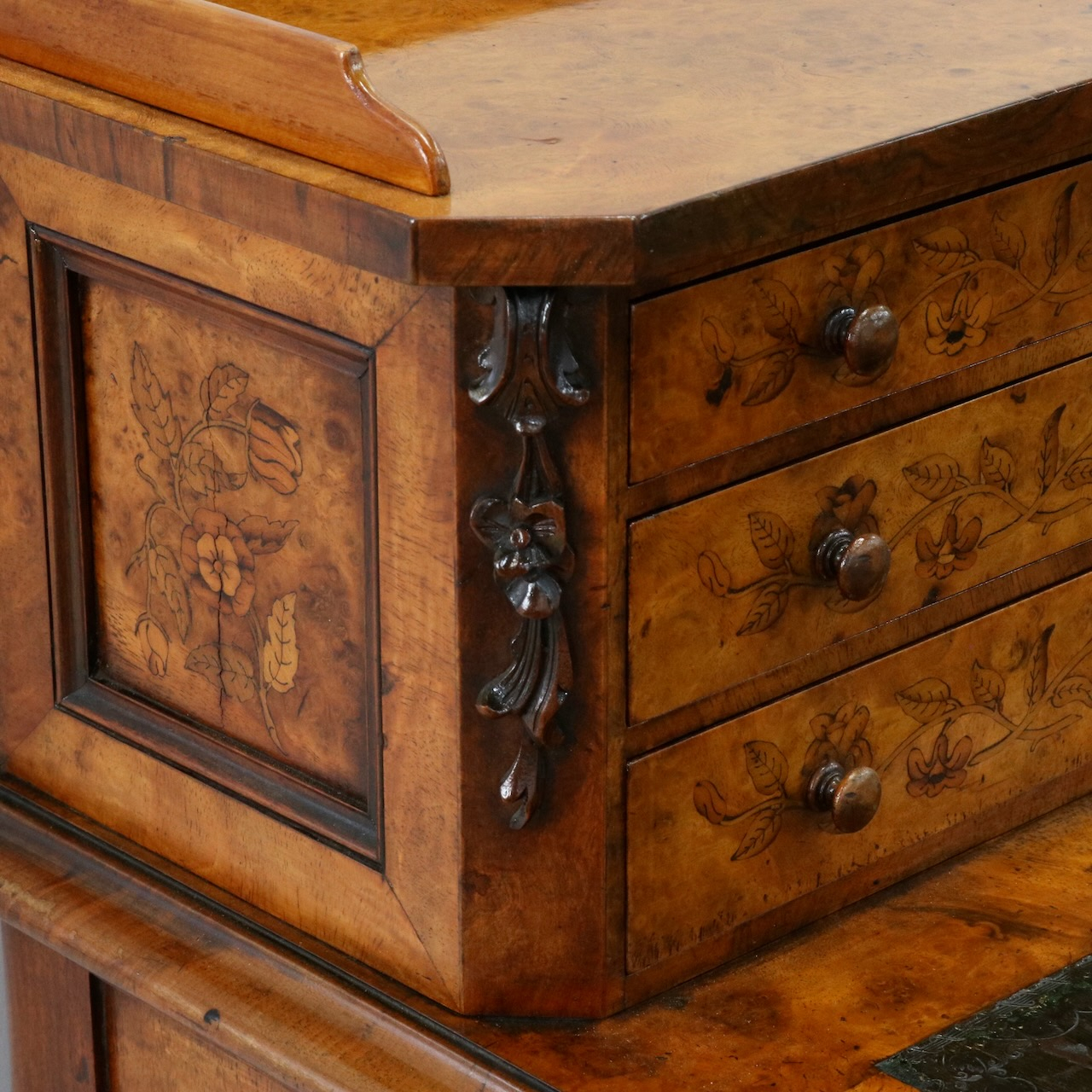 ライティングデスク